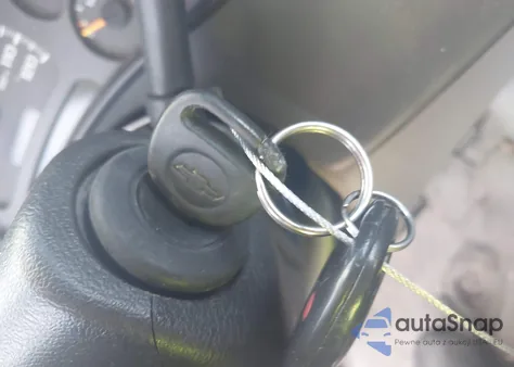 2005 Chevrolet Tahoe Z71 from USA, damaged, VIN 1GNEK13T25R102874